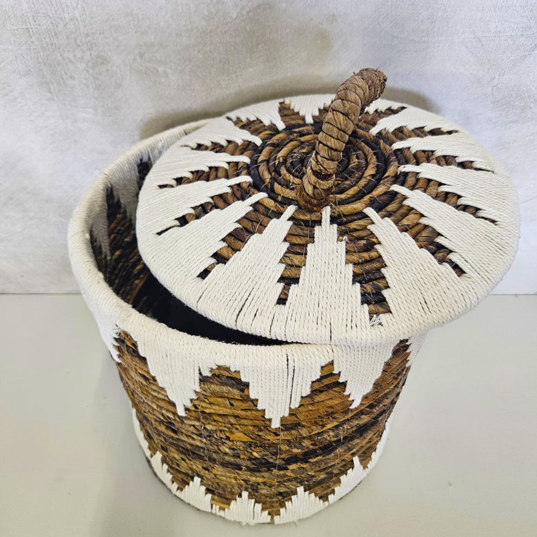 Mand van bananenblad met deksel - wit