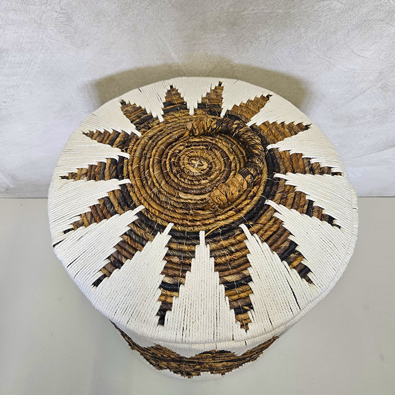 Mand van bananenblad met deksel - wit