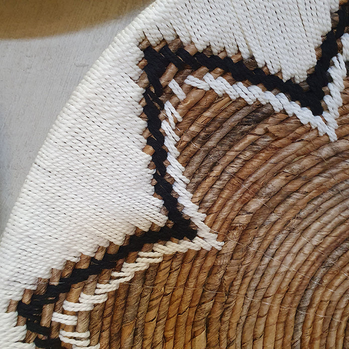 Schaal van bananenblad - wit/zwart/naturel